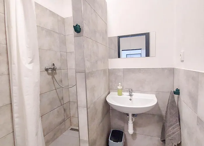 Classic E5 Centre * Prague